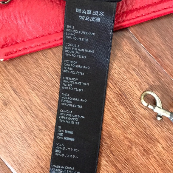 Red clutch - Picture 4 of 4